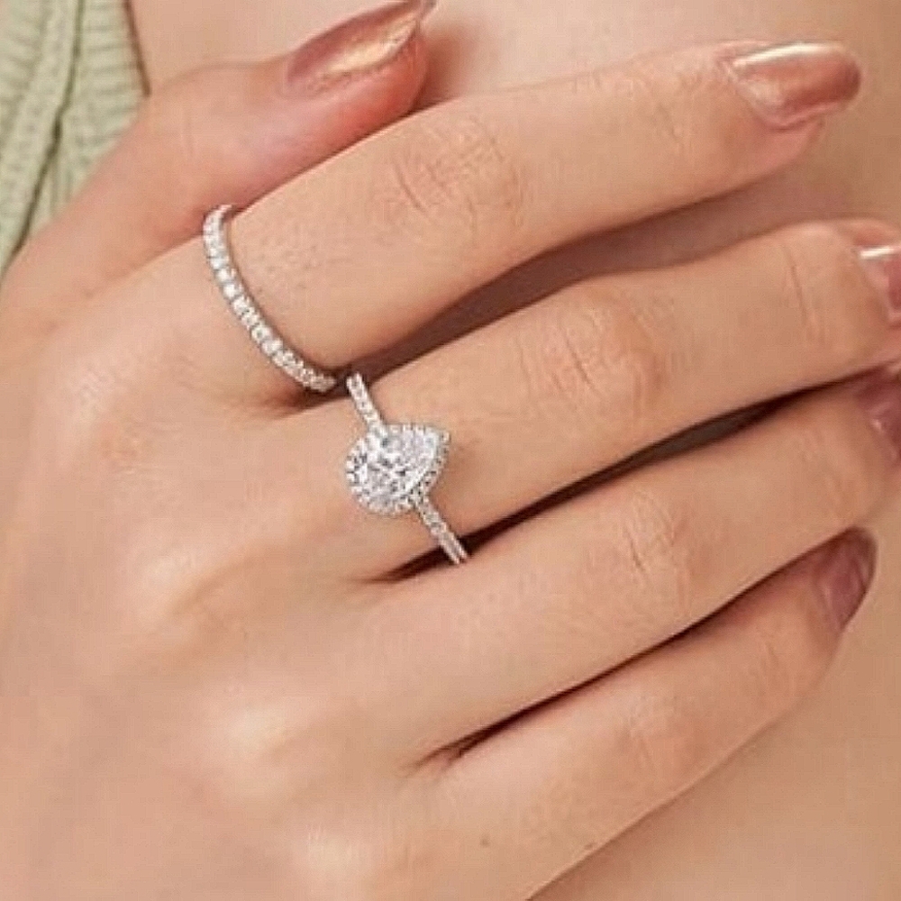 1.5 Ct Pear Halo Diamond Engagement Wedding Ring Set